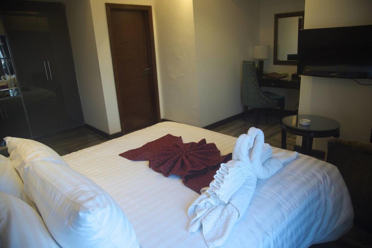Savoey Hotel ลาฮอร์ ภายนอก รูปภาพ